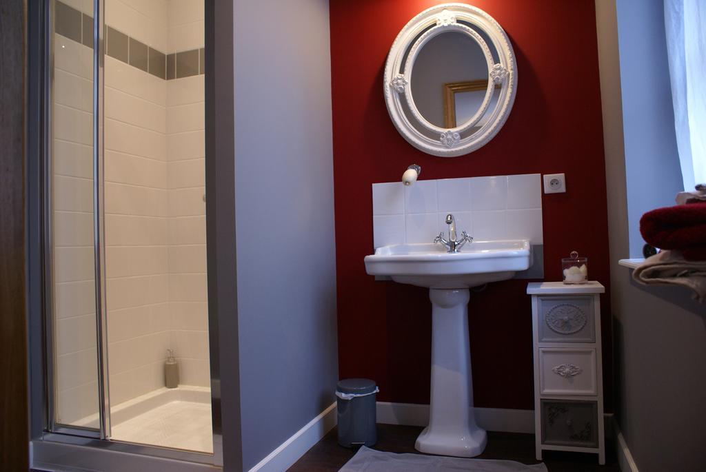 La Cour Des Carmes Bed & Breakfast Arras Oda fotoğraf
