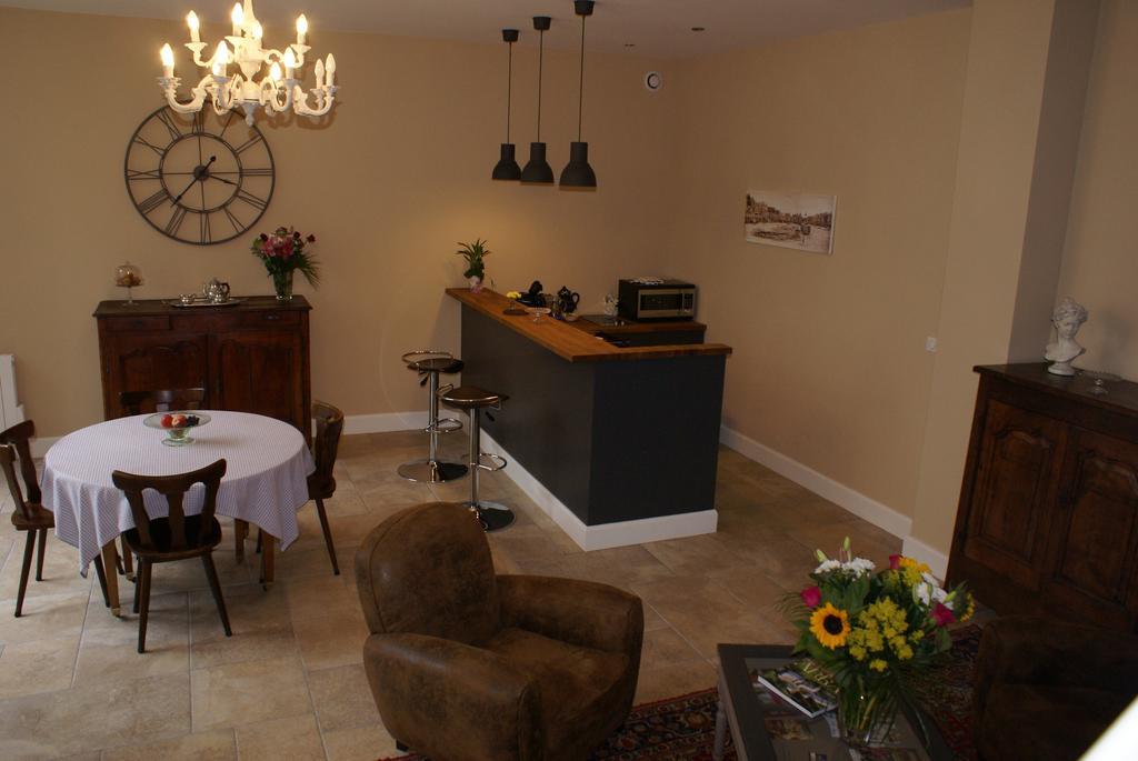 La Cour Des Carmes Bed & Breakfast Arras Dış mekan fotoğraf