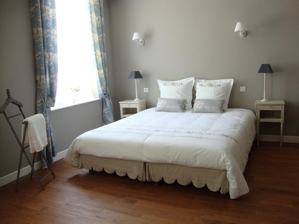 La Cour Des Carmes Bed & Breakfast Arras Oda fotoğraf