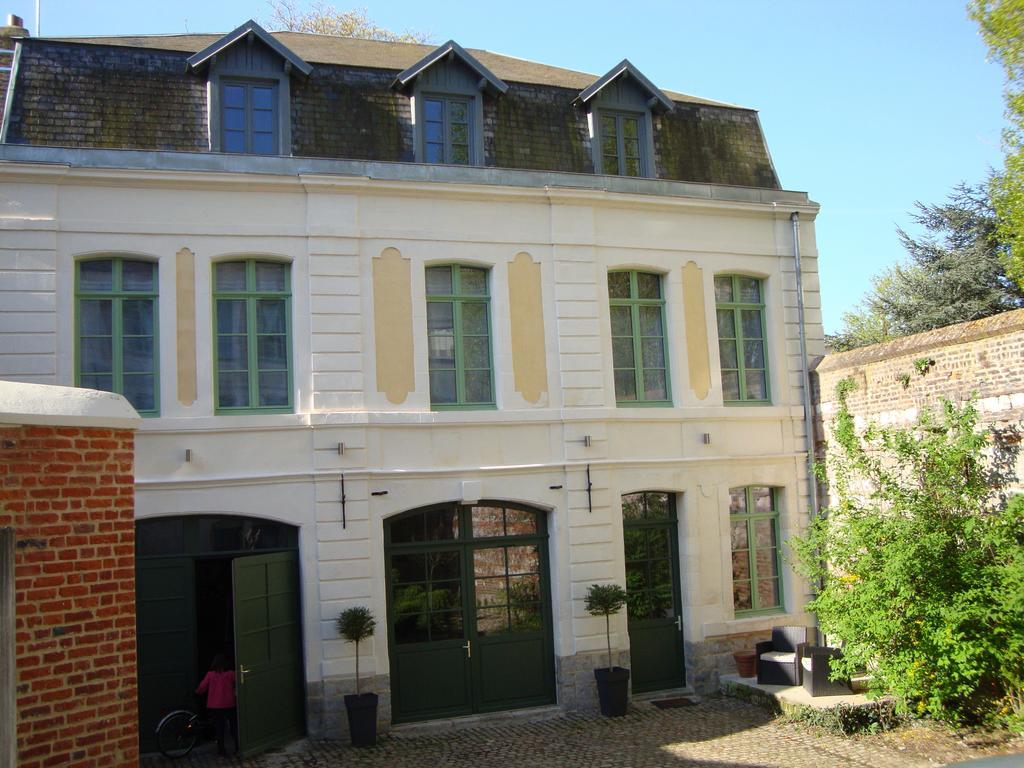 La Cour Des Carmes Bed & Breakfast Arras Dış mekan fotoğraf