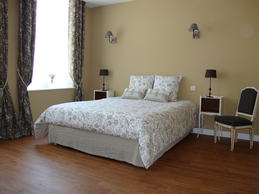 La Cour Des Carmes Bed & Breakfast Arras Oda fotoğraf